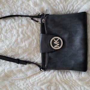 MK crossbody Like New!